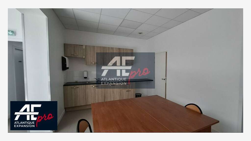 Local lumineux 251m² à louer à Saint Nazaire