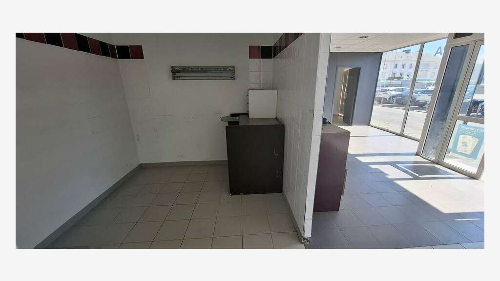 Local commercial 79m² à louer à Saint Nazaire