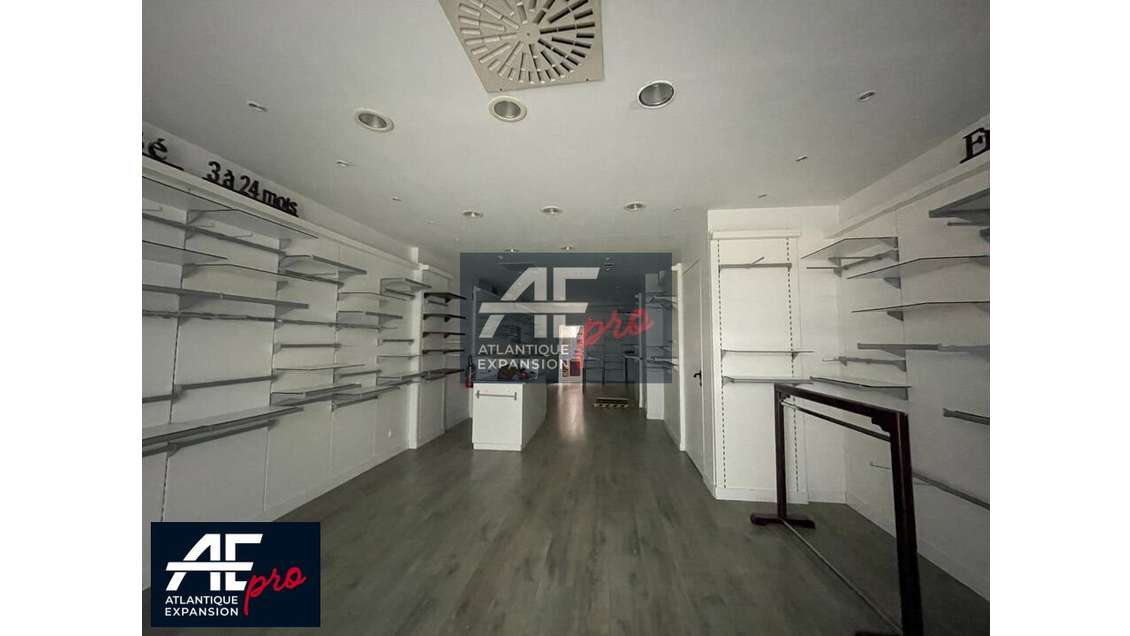 Local commercial 93m² à louer à Saint Nazaire
