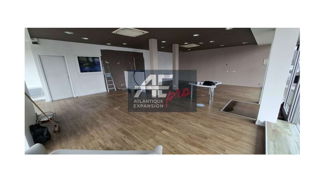 Local d'angle 121m² à louer empl N°1 Saint Nazaire