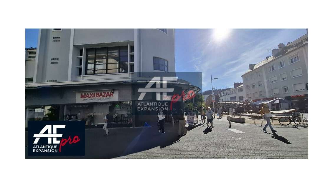 Local commercial 1310m² à louer St Nazaire centre