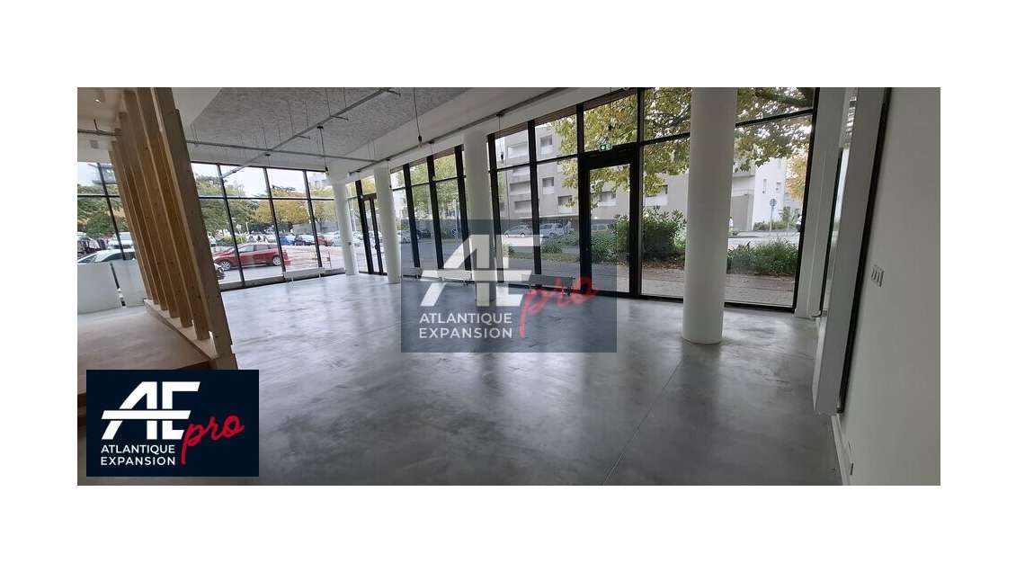 Local commercial d'angle 144m² à louer St Nazaire