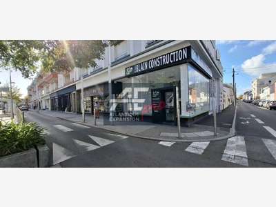 Bureaux avec vitrine d'angle à louer à St Nazaire