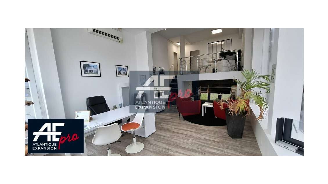 Bureaux avec vitrine d'angle à louer à St Nazaire