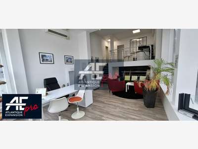 Bureaux avec vitrine d'angle à louer à St Nazaire
