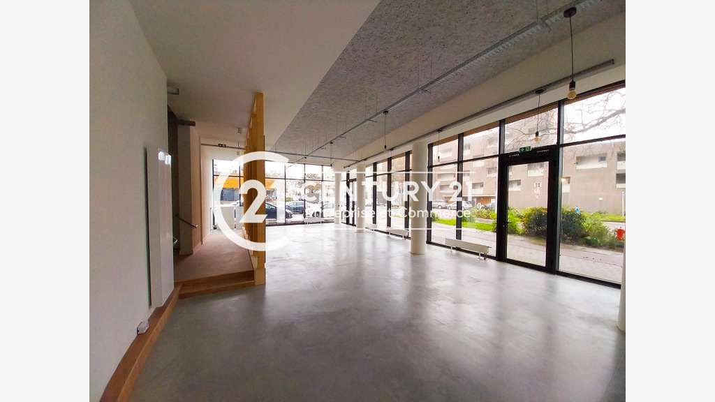 A louer local commercial de 144m² à Saint-Nazaire