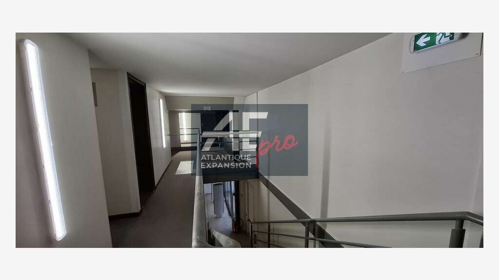 Local commercial de 328m² à louer à Saint Nazaire