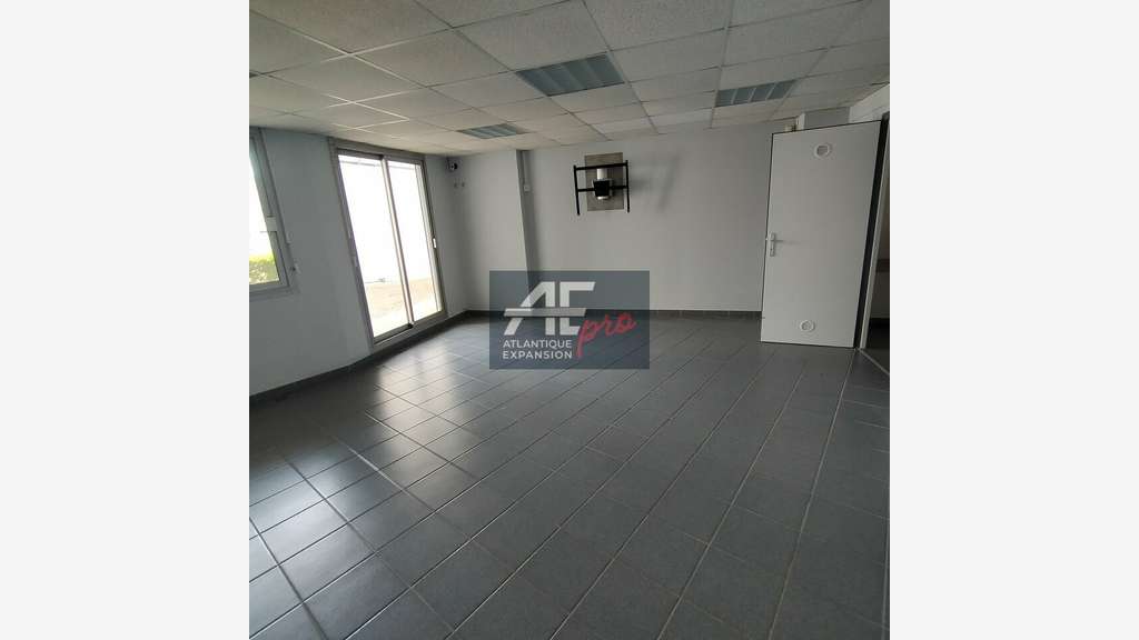 A louer local 77m² empl stratégique Saint-Nazaire