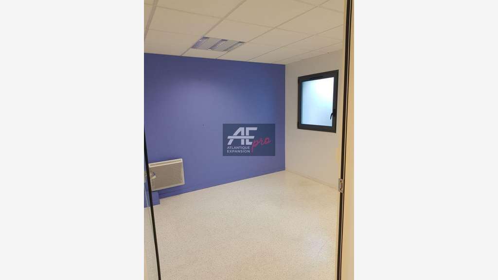 Loue bureaux local commercial 154m² Saint Nazaire