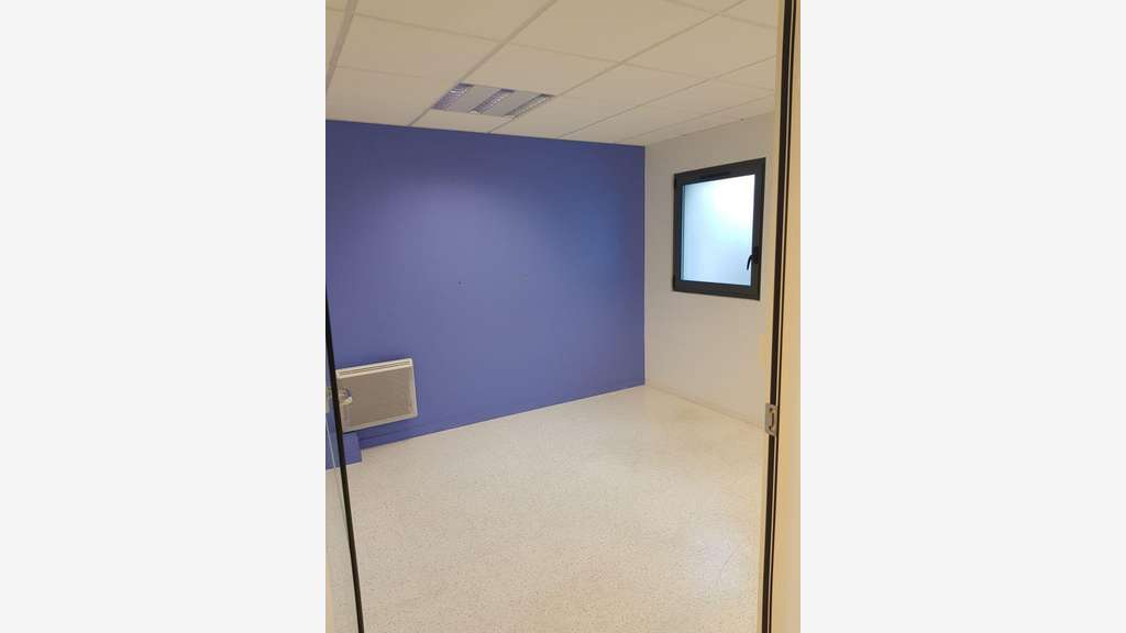 Loue bureaux local commercial 154m² Saint Nazaire