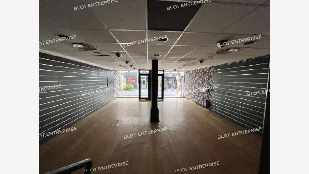 A LOUER - LOCAL COMMERCIAL 101 M² - SAINT-NAZAIRE