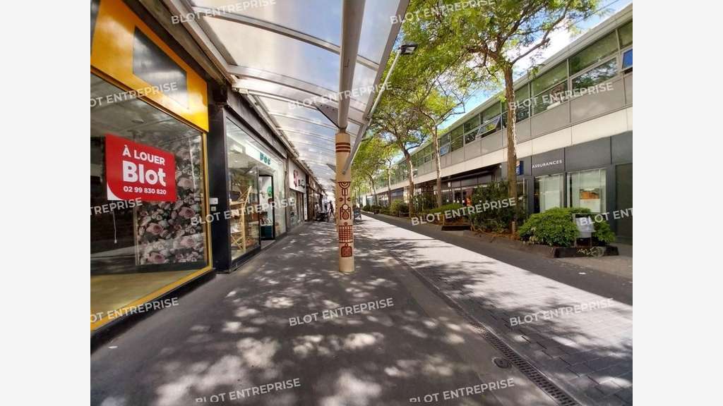 A LOUER - LOCAL COMMERCIAL 101 M² - SAINT-NAZAIRE