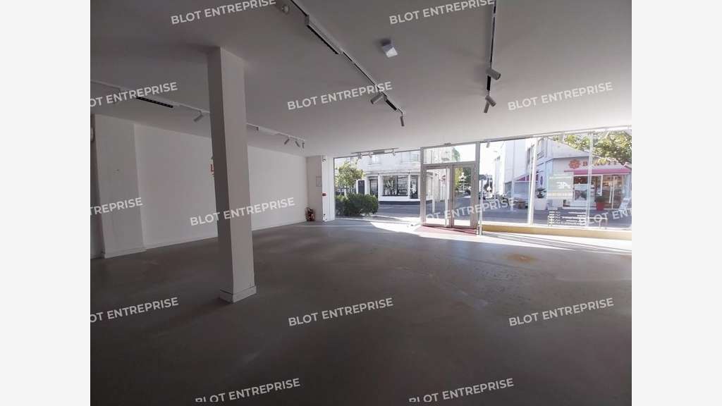 A louer locaux commerciaux 129m² à Saint Nazaire
