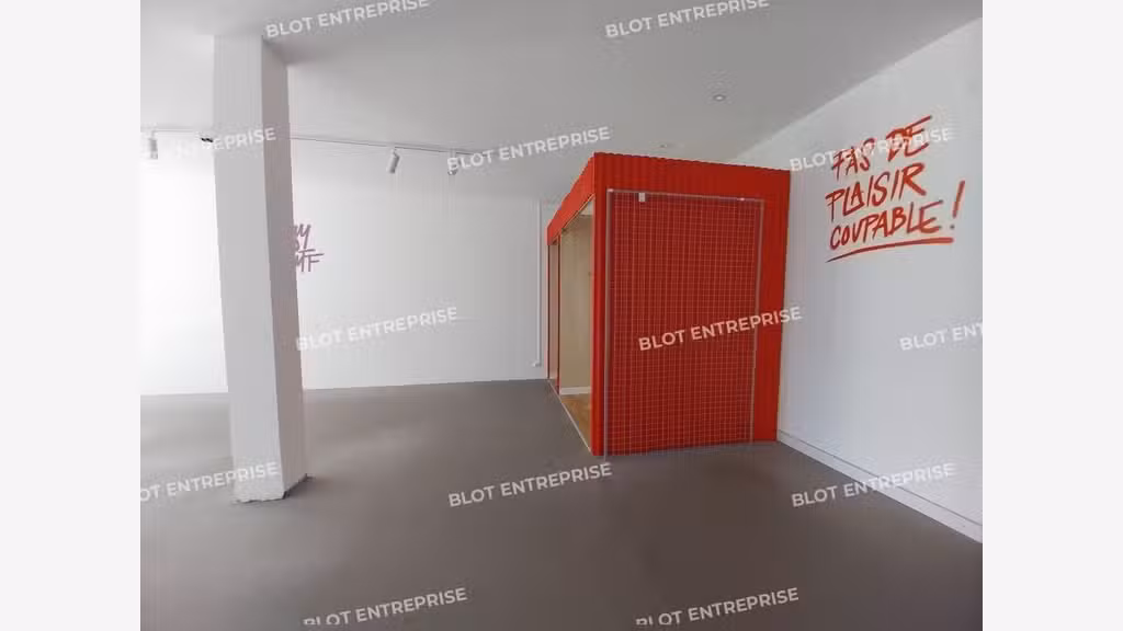 A louer locaux commerciaux 129m² à Saint Nazaire