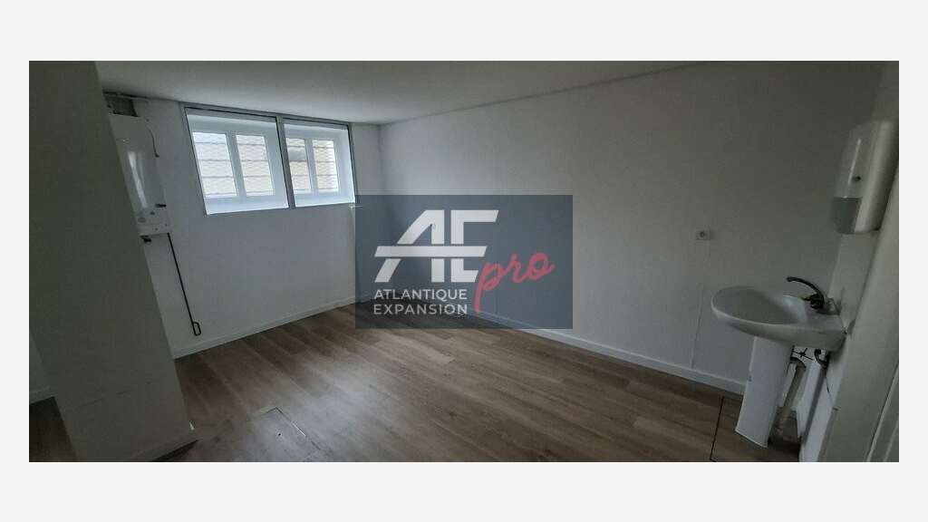 44 - SAINT NAZAIRE - LOCAL COMMERCIAL à louer