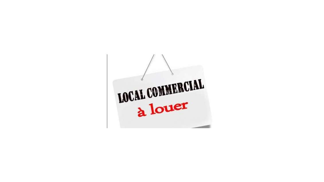A louer local 150m² axe passant St-Nicolas-Redon