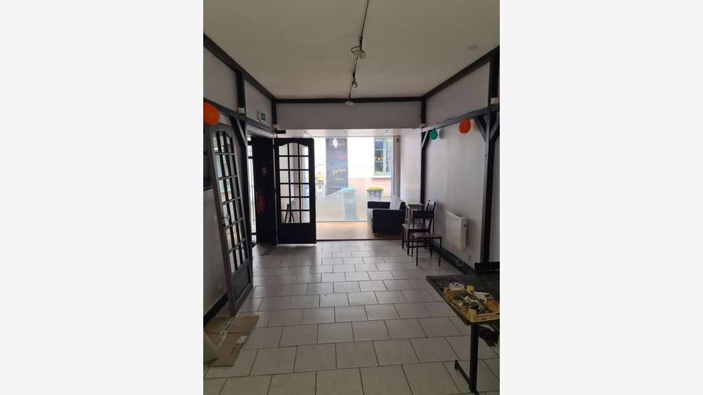 Local/bureau de 100m² à louer à Saint Omer (62)