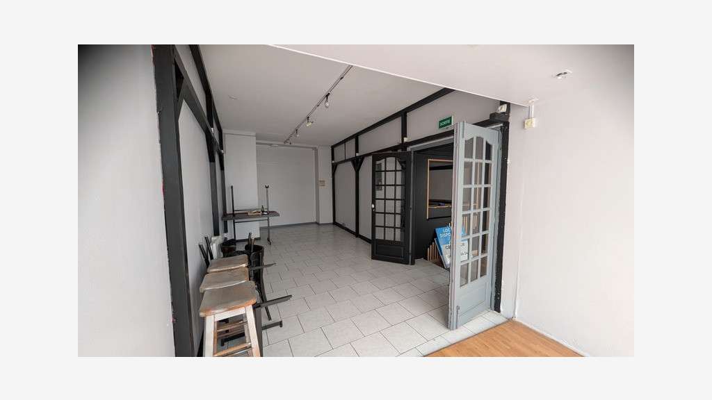Local/bureau de 100m² à louer à Saint Omer (62)