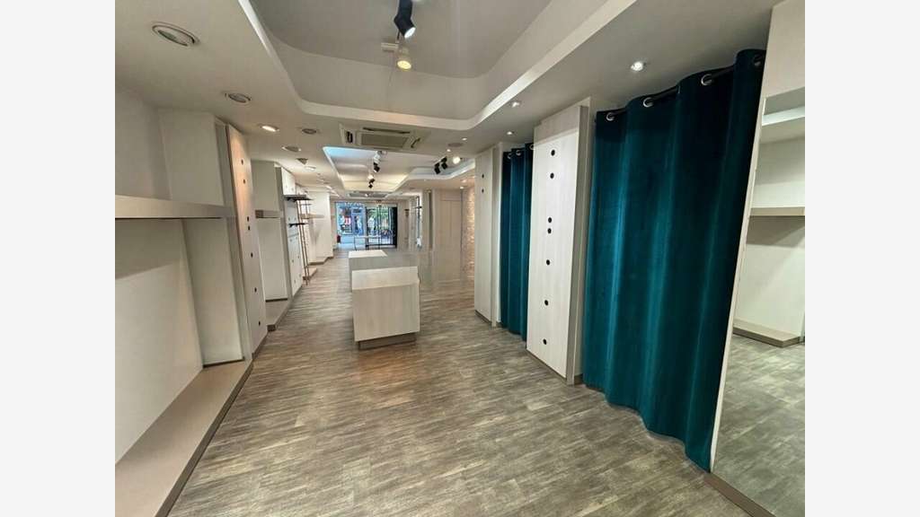 A louer local commercial de 120m² à Saint Omer
