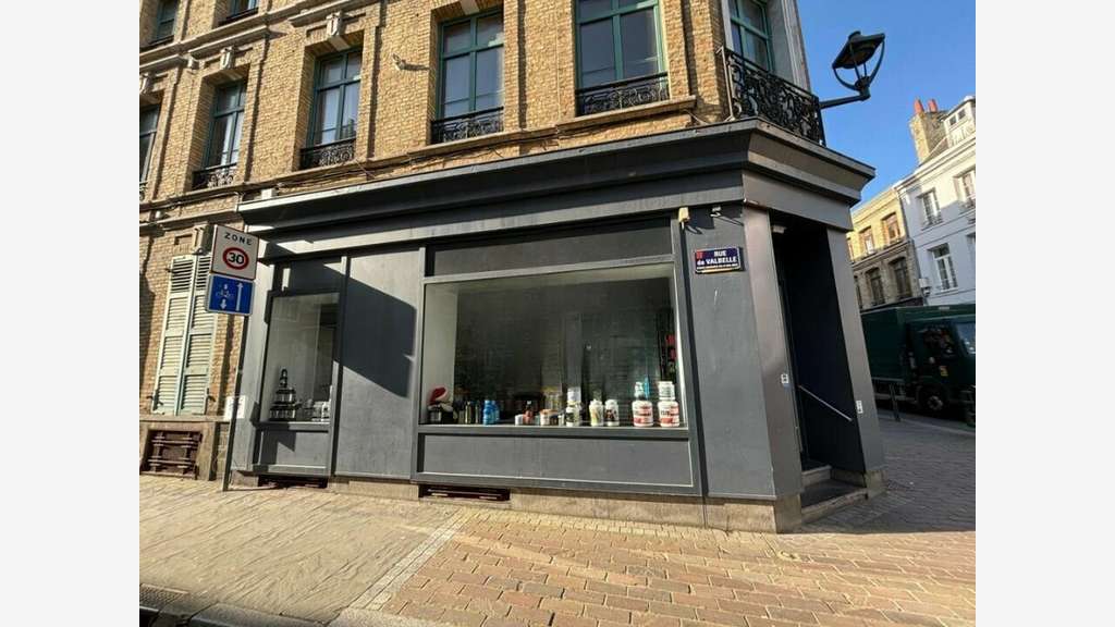 A louer local commercial de 61m² à Saint Omer
