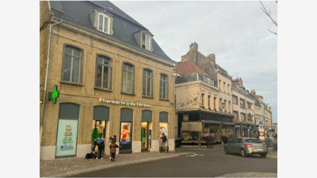 Commerce de 180m² à louer Saint-Omer rue Dunkerque