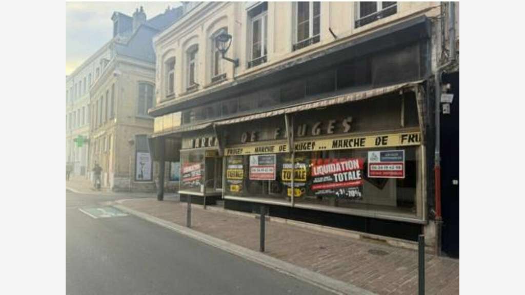 Commerce de 180m² à louer Saint-Omer rue Dunkerque