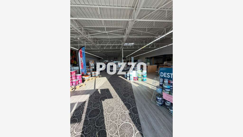 A louer local commercial 731m² Saint-Pair-sur Mer