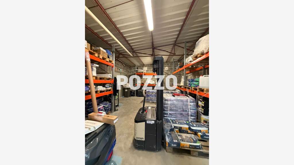 A louer local commercial 731m² Saint-Pair-sur Mer