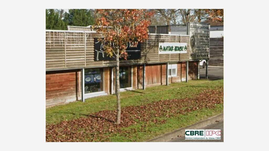Location local 180m² Saint Paul les Dax Grand Mail