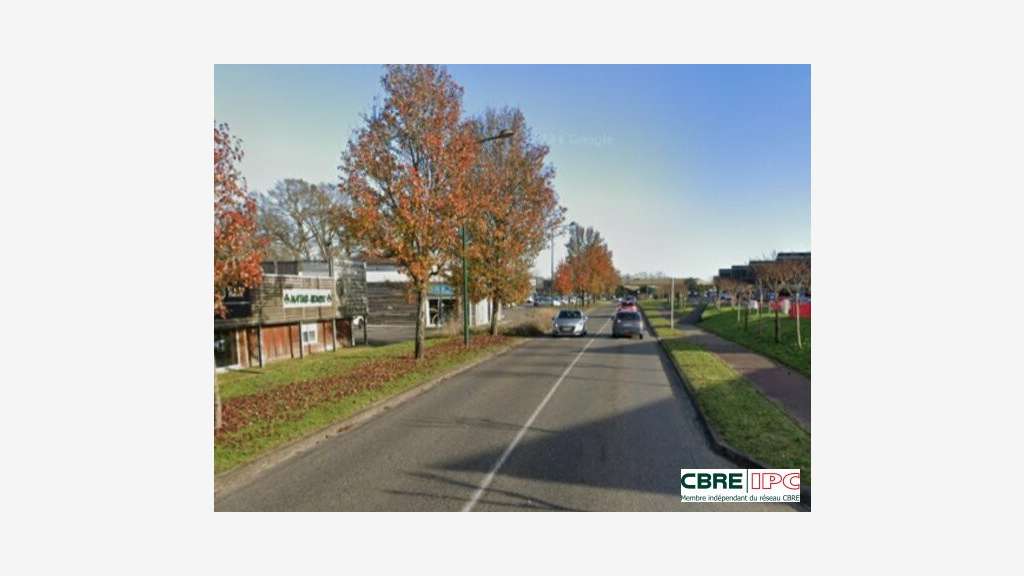 Location local 180m² Saint Paul les Dax Grand Mail