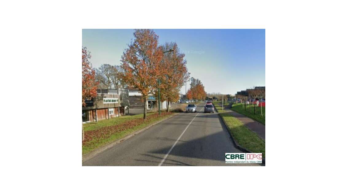 Location local 180m² Saint Paul les Dax Grand Mail