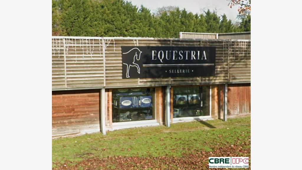 Location local 180m² Saint Paul les Dax Grand Mail
