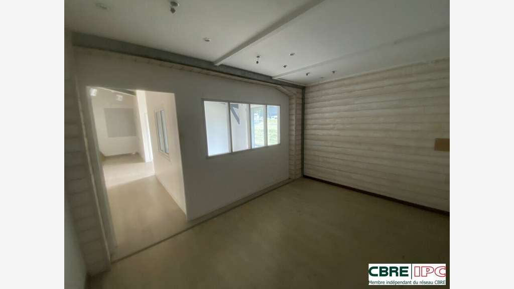 Location local 109m² Saint Paul les Dax Grand Mail