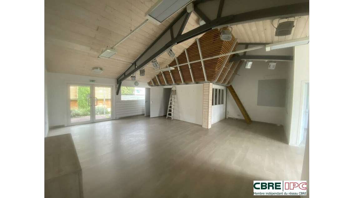 Location local 109m² Saint Paul les Dax Grand Mail