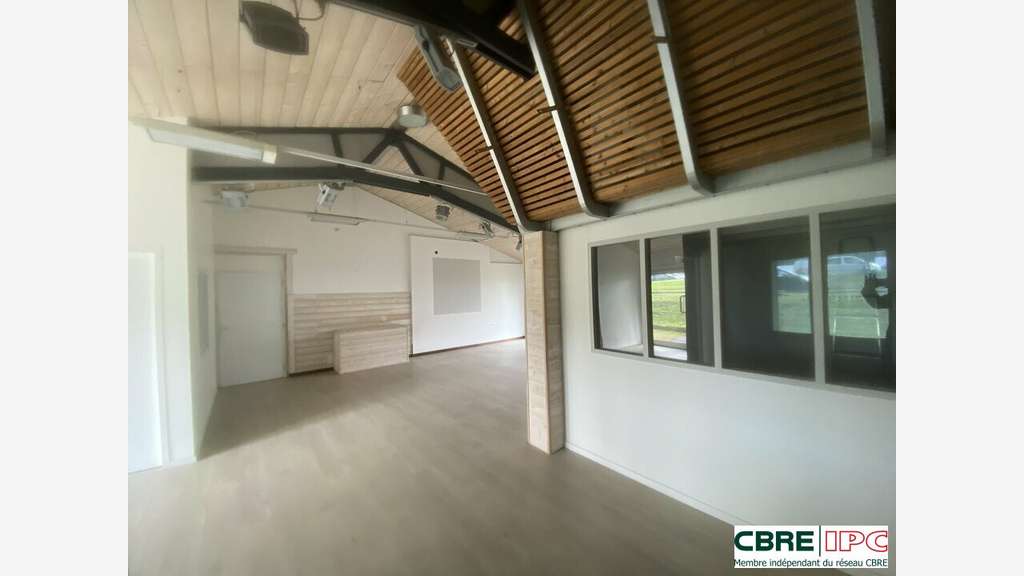Location local 109m² Saint Paul les Dax Grand Mail