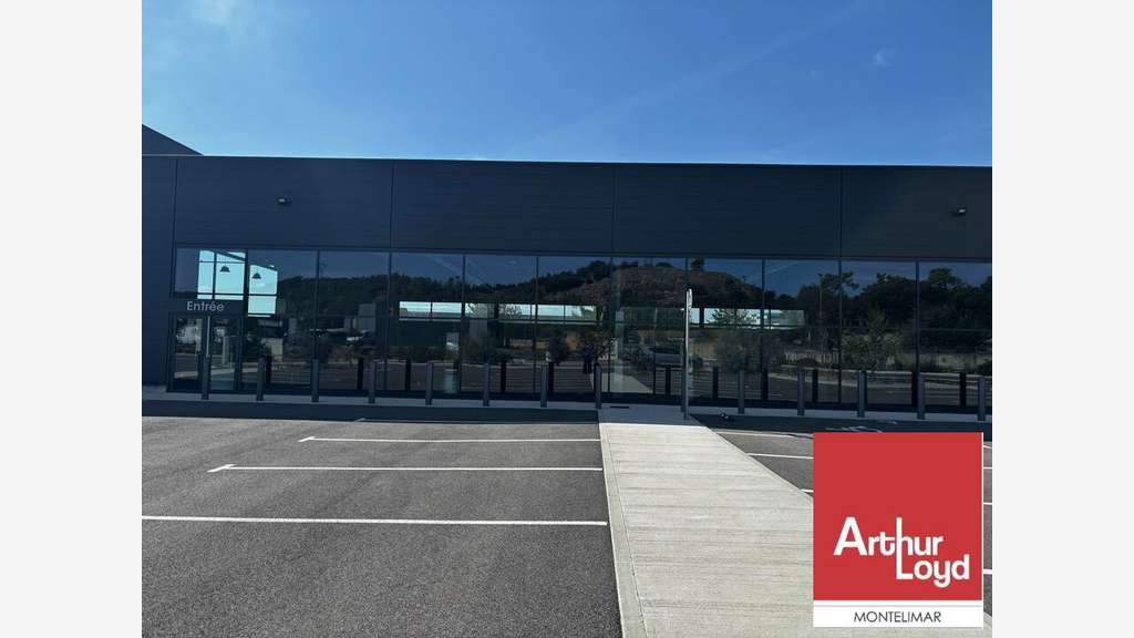 A louer local 250m² à Saint-Paul-Trois-Châteaux