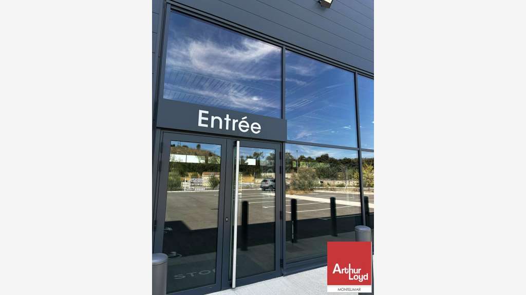 A louer local 250m² à Saint-Paul-Trois-Châteaux