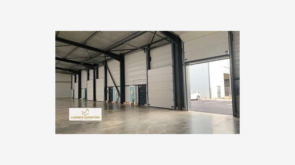 Loue entrepôt neuf 749m² à St-Paul-Trois-Châteaux