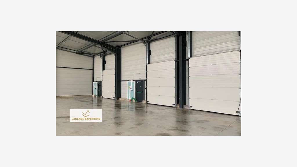 Loue entrepôt neuf 749m² à St-Paul-Trois-Châteaux