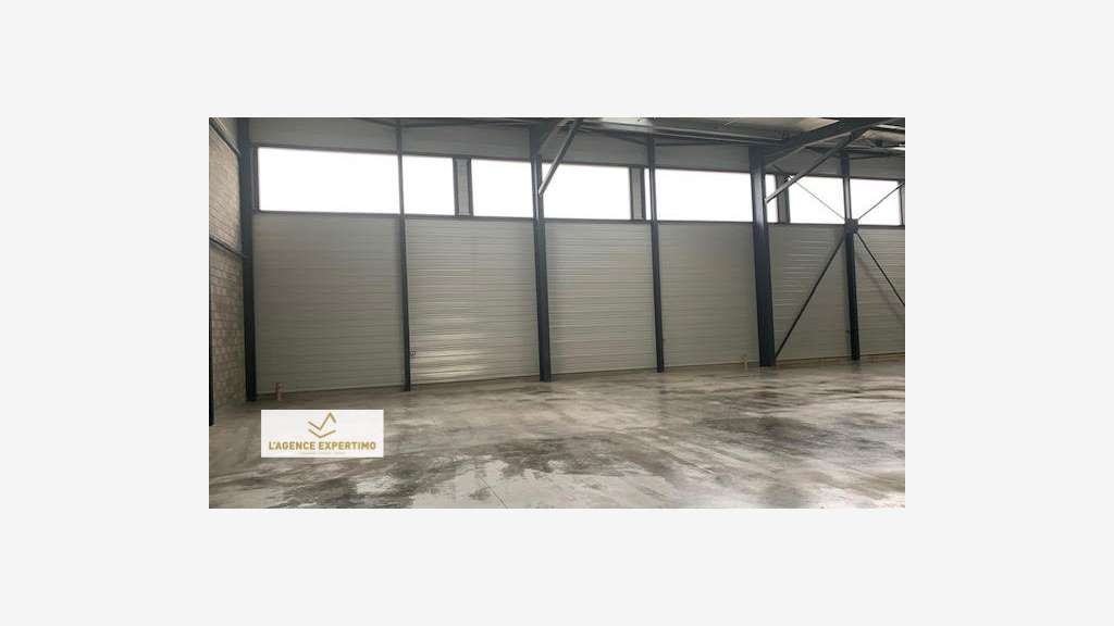 Loue entrepôt neuf 749m² à St-Paul-Trois-Châteaux