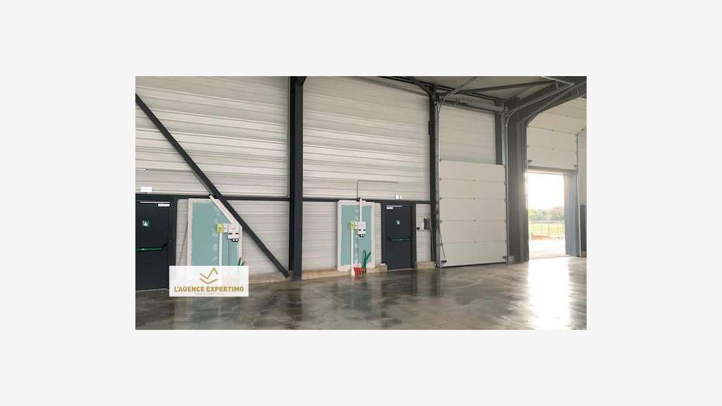 Loue entrepôt neuf 749m² à St-Paul-Trois-Châteaux