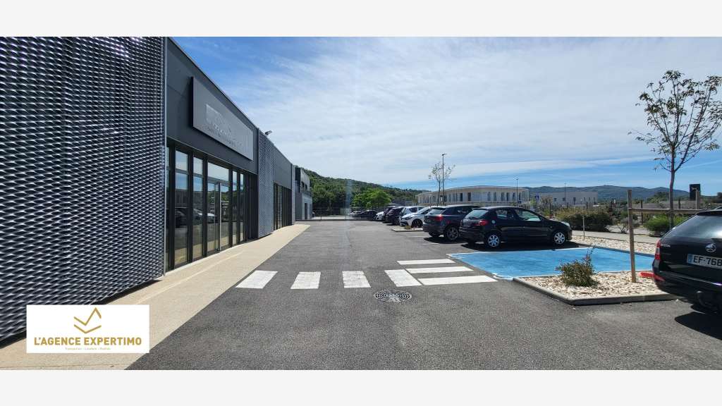 Location local neuf accès PMR 163m² à Saint-Paul