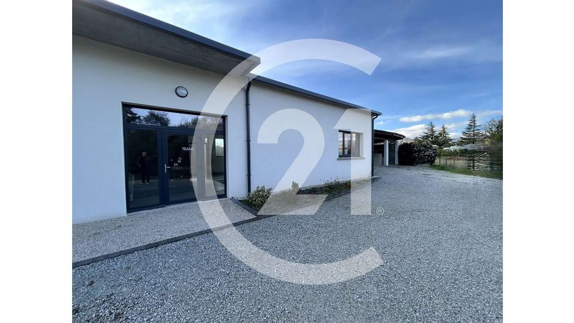 Loue local d'activité de 140m² à Saint Peray