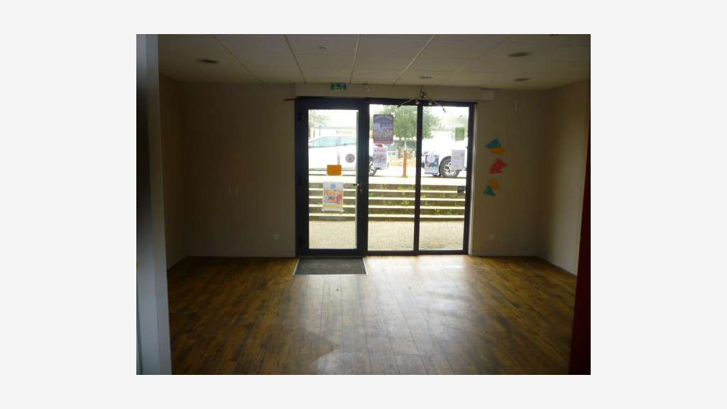Boutique de 65m² à louer en centre Saint Philibert
