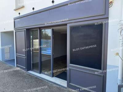 À LOUER - LOCAL PROFESSIONNEL - SAINT PHILIBERT - 