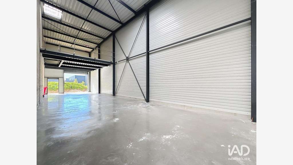 Loue local d'activité 162m² Saint-Pierre-du-Perray