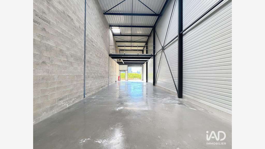 Loue local d'activité 162m² Saint-Pierre-du-Perray