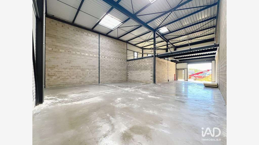 A louer local d’activité 252m² St-Pierre-du-Perray
