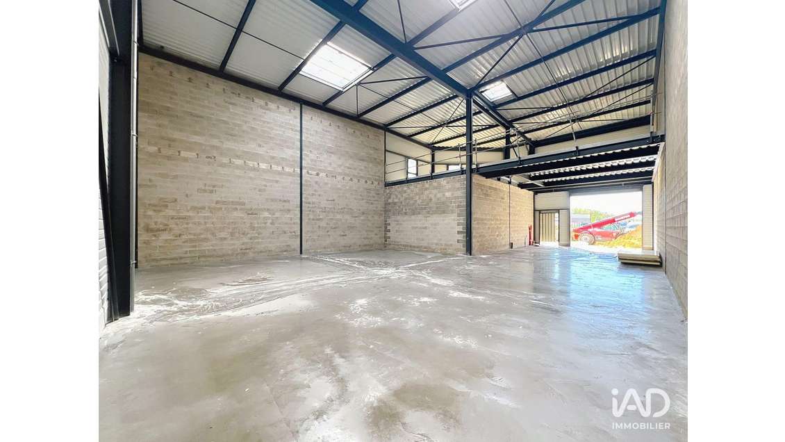 A louer local d’activité 252m² St-Pierre-du-Perray