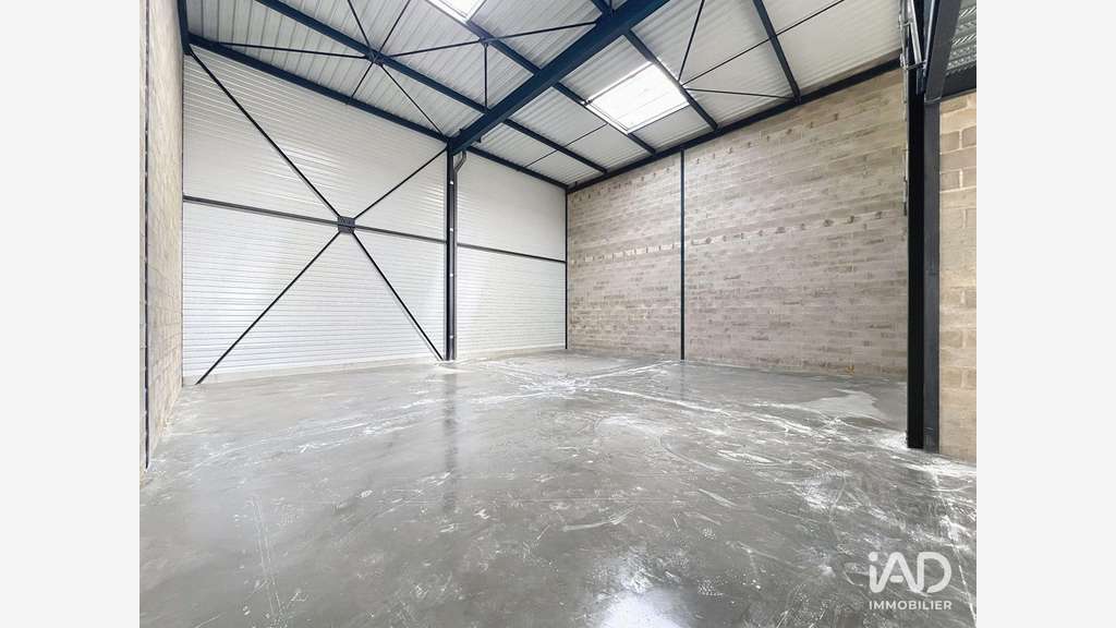 A louer local d’activité 252m² St-Pierre-du-Perray